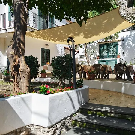 Fabiana Bed & Breakfast 4*