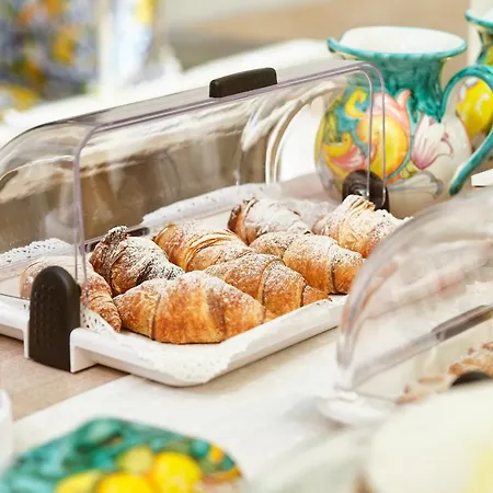 Fabiana Oda ve Kahvaltı Amalfi